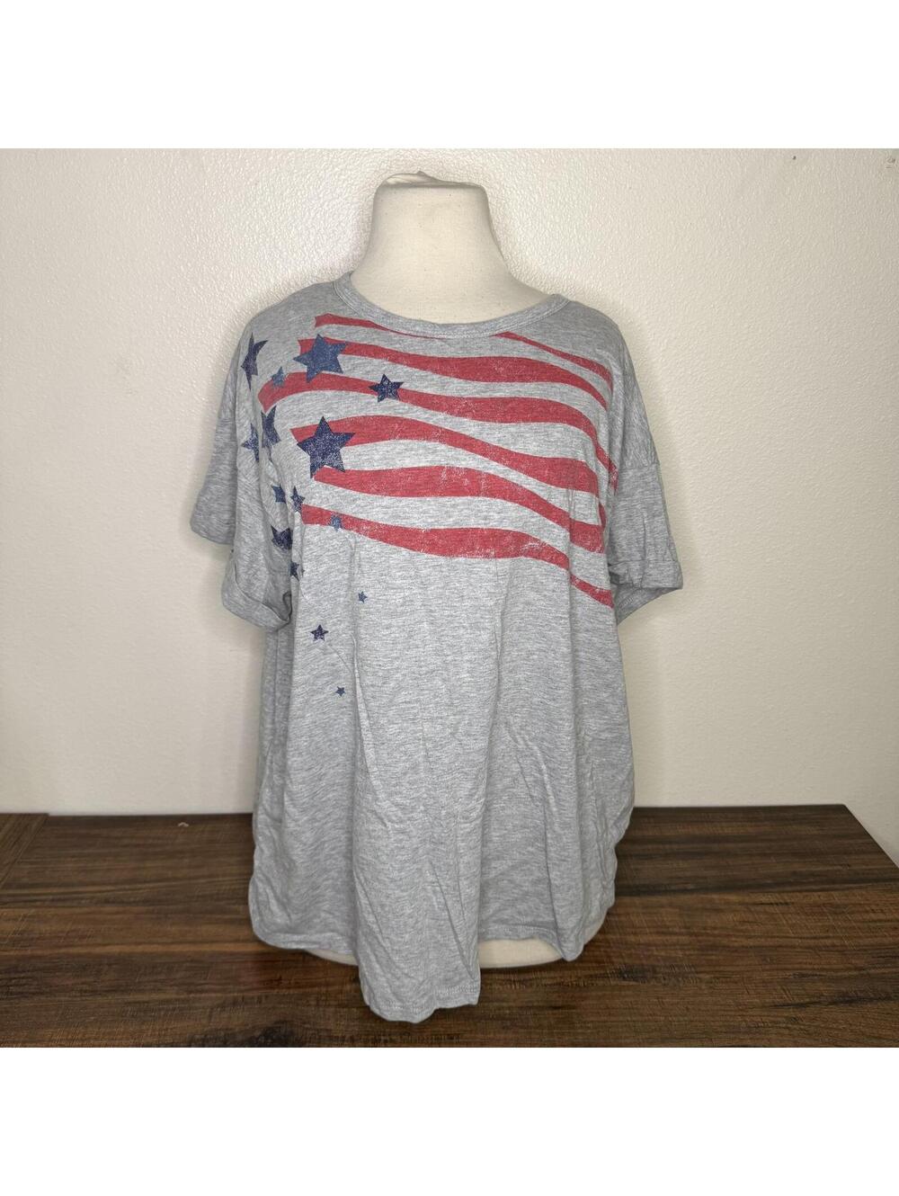 Feeling Festive XL Gray T-Shirt with Red and Blue Star and Stripes